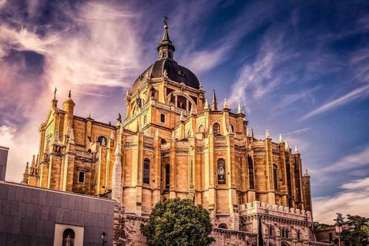 ¡Conoce la fiesta del Día de la Almudena!