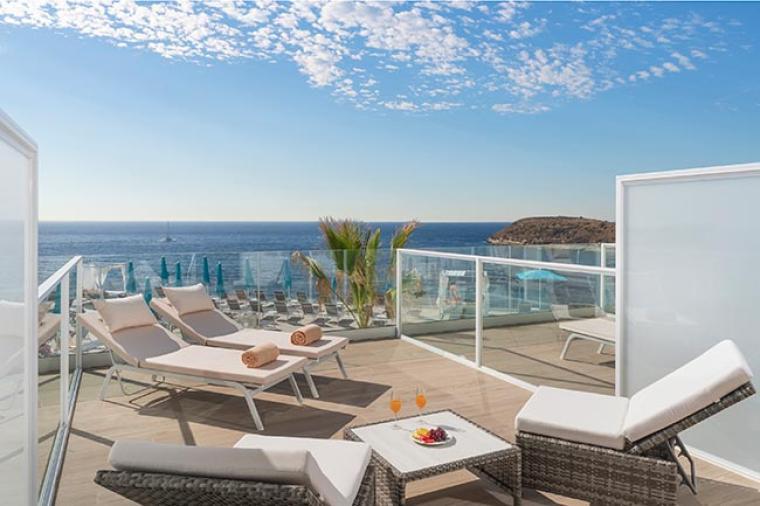 Una estancia con terraza porque te los has ganado