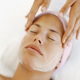 Facial Skin Exfoliation - Elba Hotels