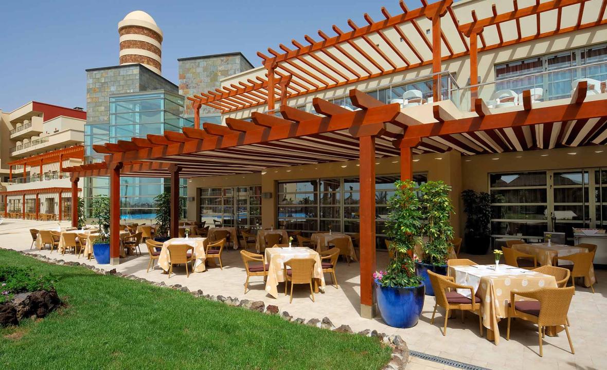 Terraza Restaurante Buffet Elba Carlota