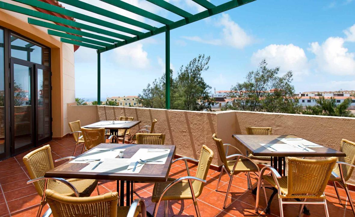 Terraza Restaurante Buffet Elba Lucía