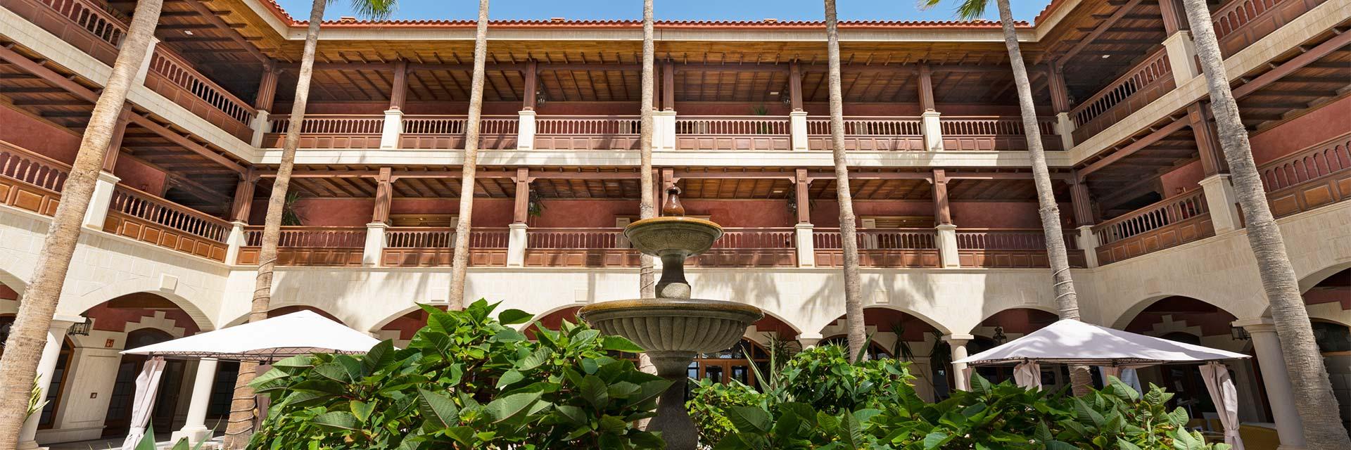 Patio Canario, Elba Palace Golf Boutique Hotel