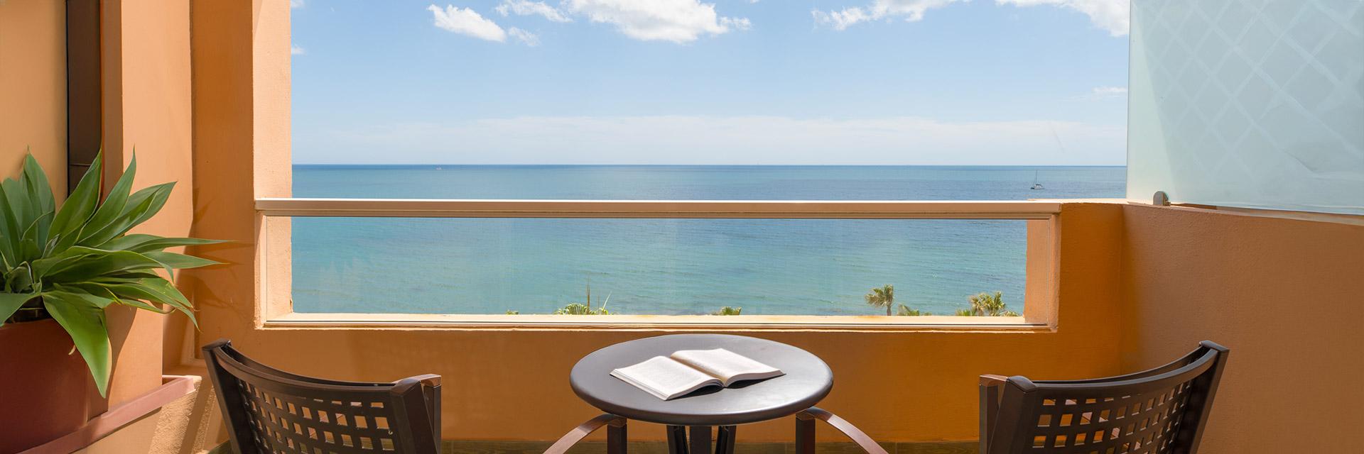 Terraza vista mar en Habitación, Elba Estepona