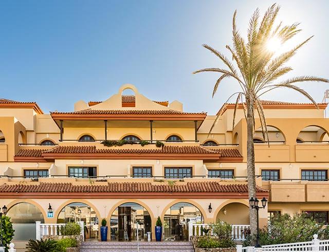 Entrada hotel Elba Castillo San Jorge & Antigua Suite