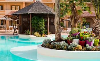 Área Piscina Elba Lucía