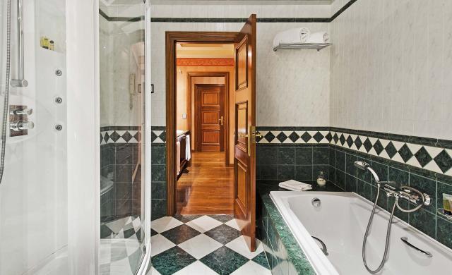 Baño Suite Elba Palace