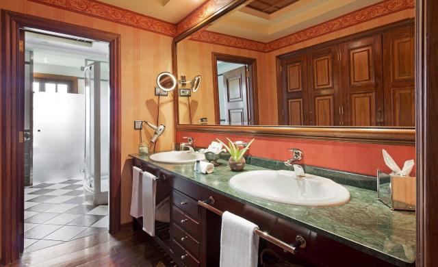 Baño Suite Elba Palace