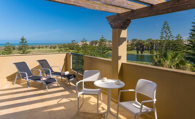 Terraza vista Golf en Junior Suite, Elba Costa Ballena