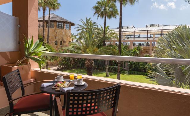 Terraza en Habitación Vista Jardín, Elba Estepona