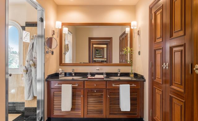 Baño estándar, Elba Estepona